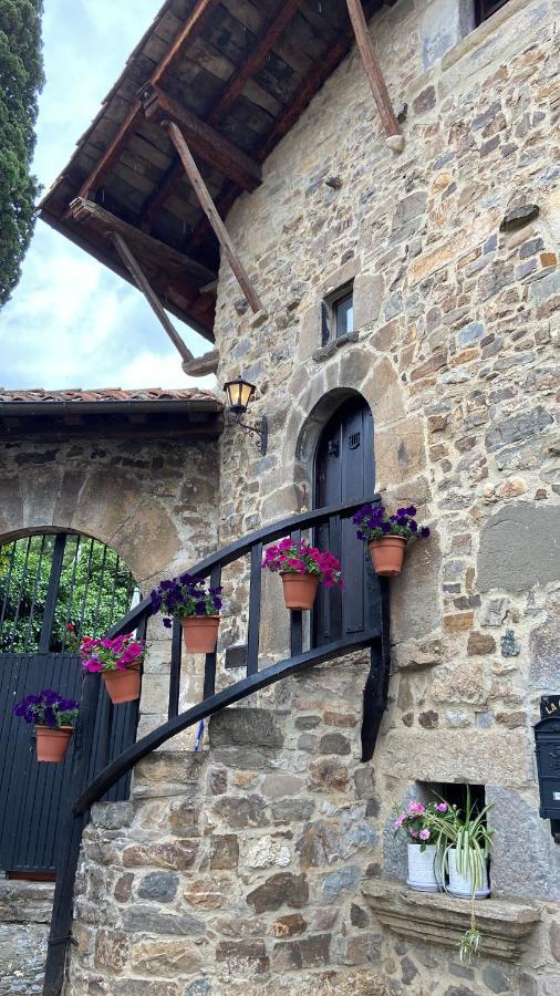 Little Tower Villa Потес Екстериор снимка