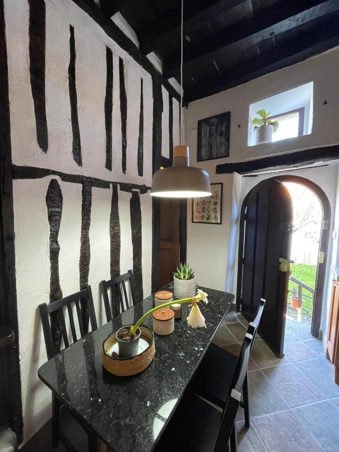 Little Tower Villa Потес Екстериор снимка