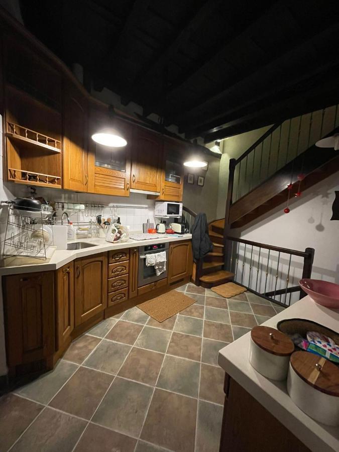Little Tower Villa Потес Екстериор снимка